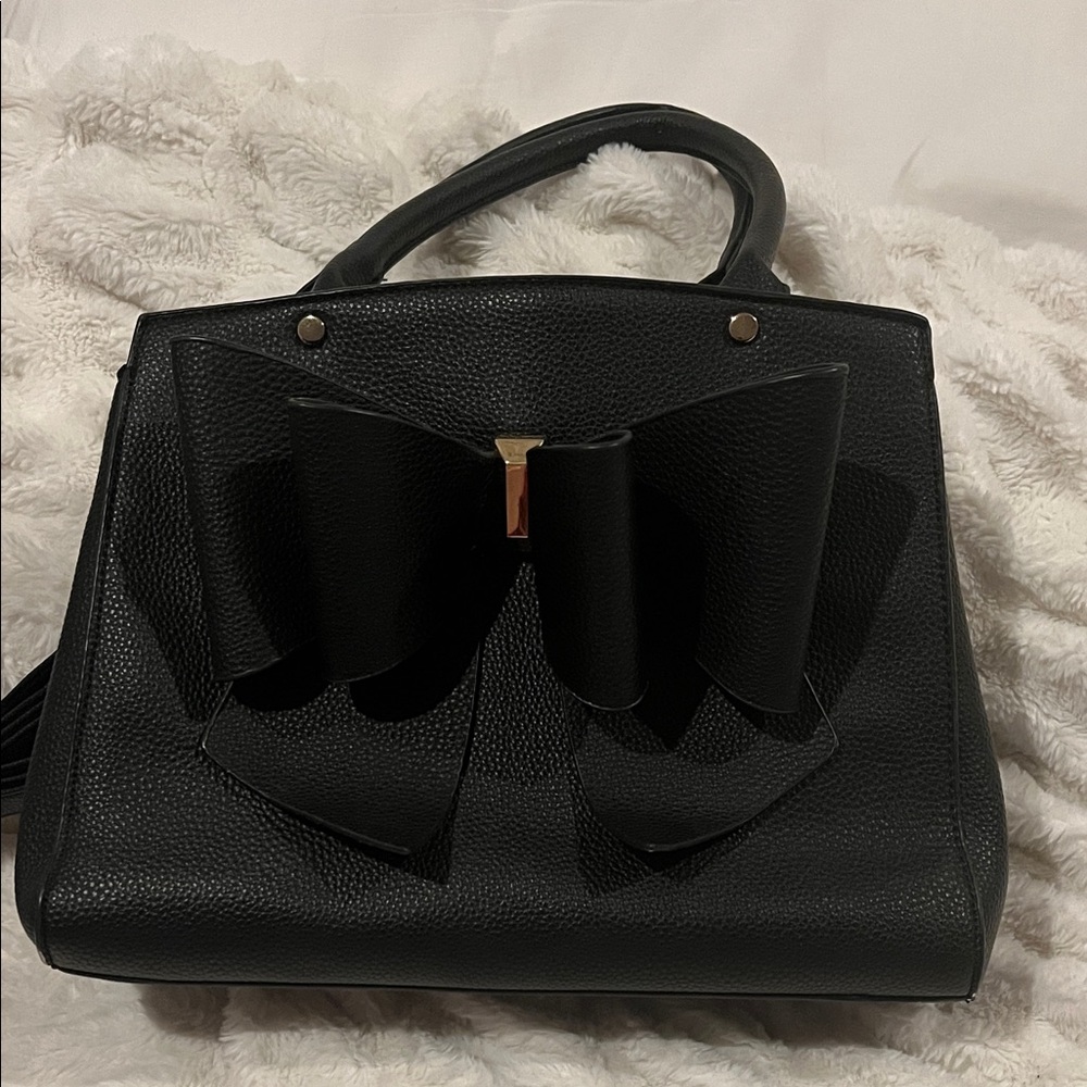 Chic Black Bow Satchel
